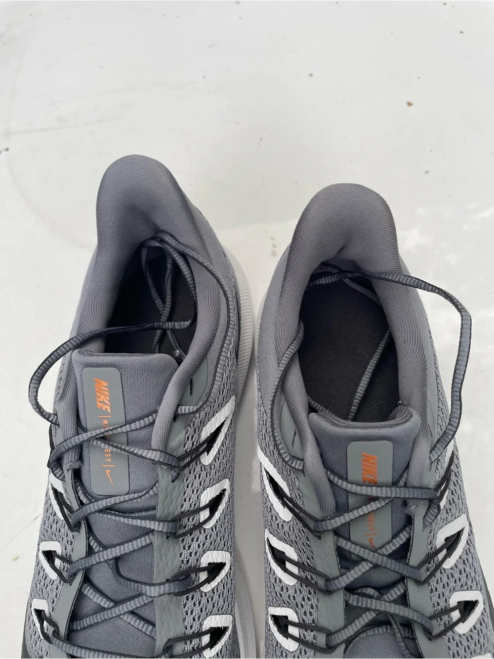 New Nike Quest 2 Smoke Grey Gum Running Shoes Size 10.5 Men’s